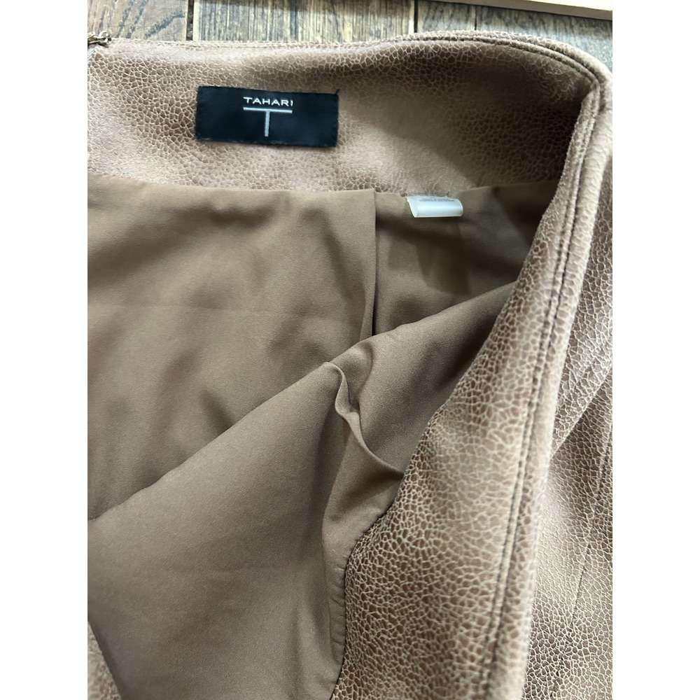 T Tahari Women's Ruched Faux Suede Skirt - Hazelwood -‎ Size 8 Brown - Picture 5 of 7